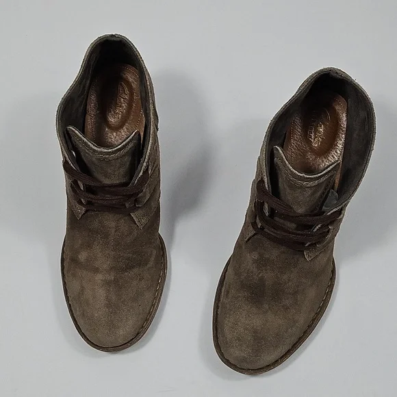Clarks Artisan Carleta Lyon Mushroom Brown Suede Leather Lace Up Ankle Bootie - Picture 9 of 16